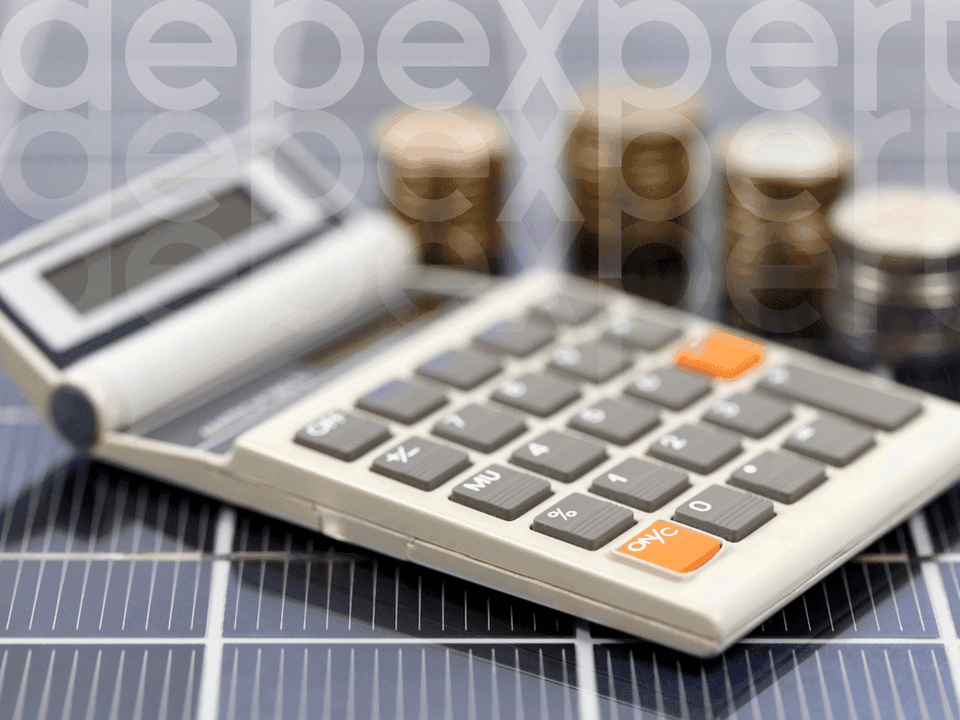 64d5160f1b1c85f06b4b086e_Calculator-for-calculating-taxes-on-the-table.png